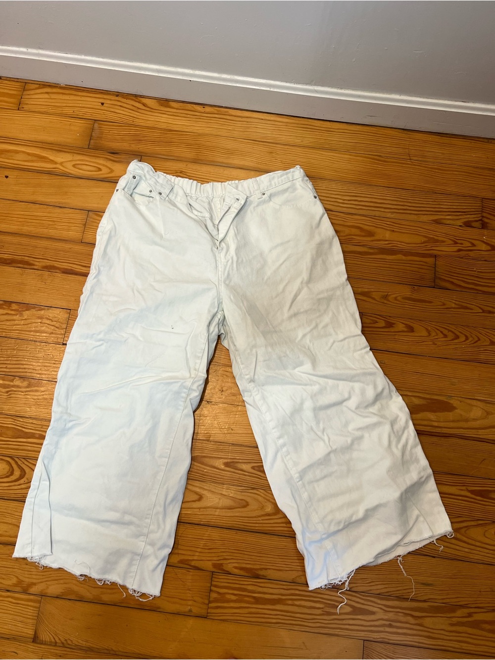 SHEIN White Straight-Leg Women's Jeans